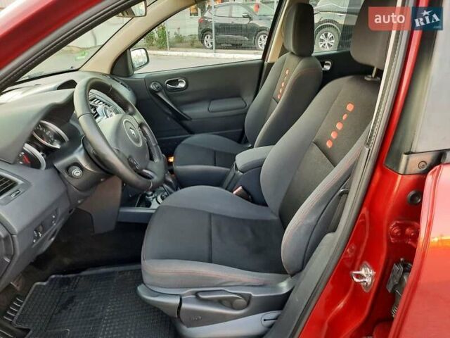 Красный Рено Меган, объемом двигателя 1.6 л и пробегом 167 тыс. км за 5900 $, фото 36 на Automoto.ua