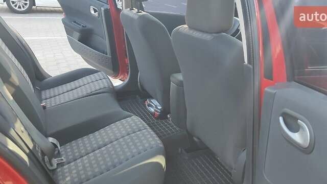 Червоний Рено Меган, об'ємом двигуна 1.6 л та пробігом 198 тис. км за 5000 $, фото 18 на Automoto.ua