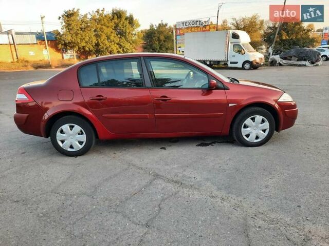 Красный Рено Меган, объемом двигателя 1.6 л и пробегом 167 тыс. км за 5900 $, фото 17 на Automoto.ua