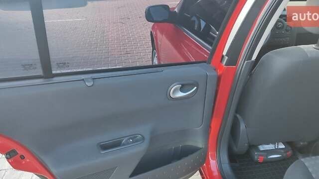 Червоний Рено Меган, об'ємом двигуна 1.6 л та пробігом 198 тис. км за 5000 $, фото 16 на Automoto.ua