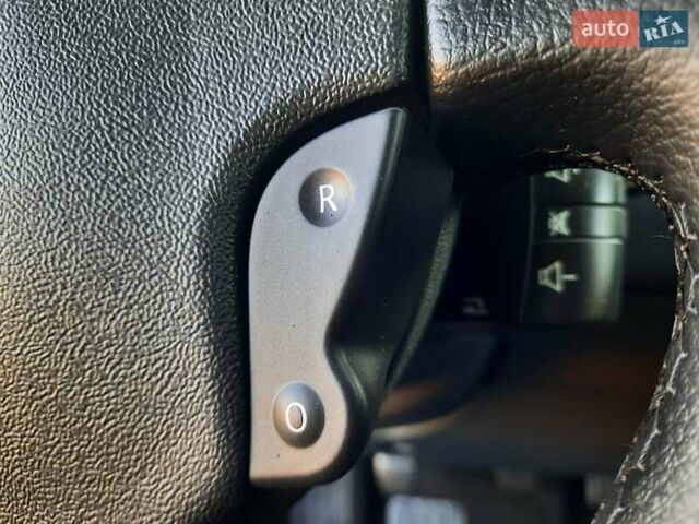 Красный Рено Меган, объемом двигателя 1.6 л и пробегом 167 тыс. км за 5900 $, фото 43 на Automoto.ua