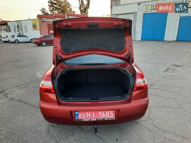 Красный Рено Меган, объемом двигателя 1.6 л и пробегом 167 тыс. км за 5900 $, фото 75 на Automoto.ua