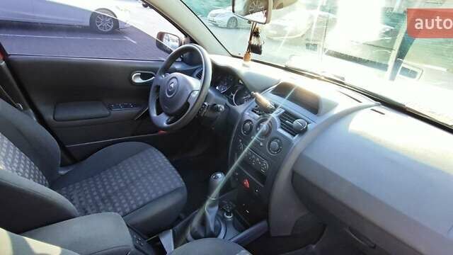 Червоний Рено Меган, об'ємом двигуна 1.6 л та пробігом 198 тис. км за 5000 $, фото 20 на Automoto.ua