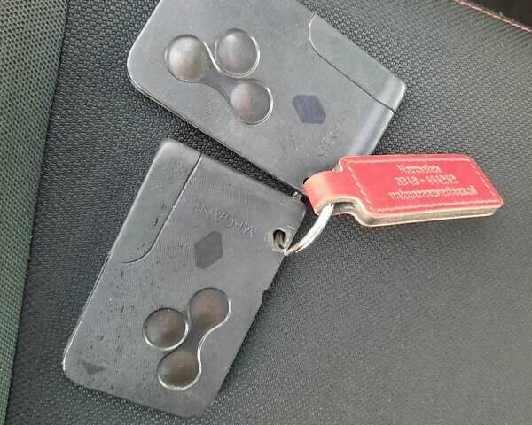 Красный Рено Меган, объемом двигателя 1.6 л и пробегом 167 тыс. км за 5900 $, фото 54 на Automoto.ua