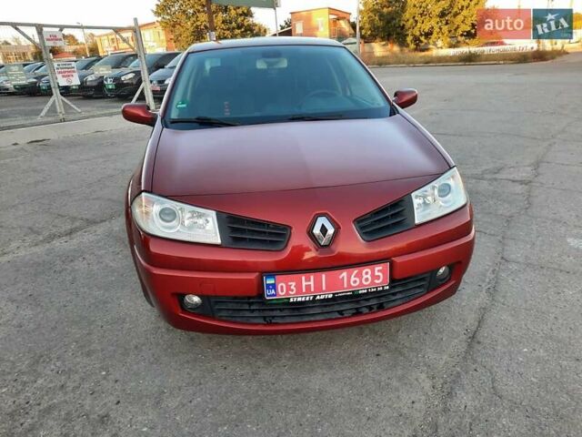 Красный Рено Меган, объемом двигателя 1.6 л и пробегом 167 тыс. км за 5900 $, фото 3 на Automoto.ua