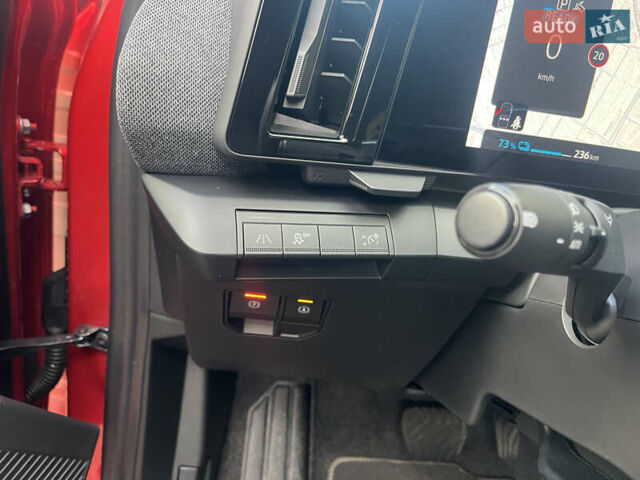 Рено Меган 2023 в Тернополе на Automoto.ua Красный Рено Меган, объемом двигателя 0 л и пробегом 38 тыс. км за 21499 $, фото 14 на Automoto.ua