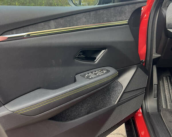 Рено Меган 2023 в Тернополе на Automoto.ua Красный Рено Меган, объемом двигателя 0 л и пробегом 38 тыс. км за 21499 $, фото 11 на Automoto.ua