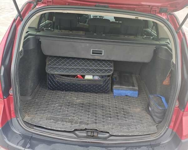 Красный Рено Меган, объемом двигателя 1.6 л и пробегом 282 тыс. км за 4600 $, фото 5 на Automoto.ua