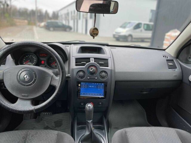 Красный Рено Меган, объемом двигателя 1.6 л и пробегом 249 тыс. км за 3699 $, фото 13 на Automoto.ua