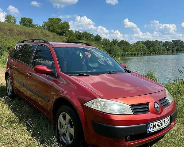 Красный Рено Меган, объемом двигателя 1.6 л и пробегом 305 тыс. км за 4300 $, фото 2 на Automoto.ua