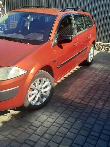 Рено Меган 2004 в Первомайск на Automoto.ua Красный Рено Меган, объемом двигателя 1.6 л и пробегом 257 тыс. км за 4750 $, фото 6 на Automoto.ua