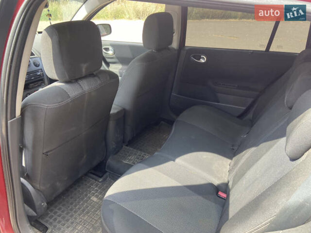 Красный Рено Меган, объемом двигателя 1.6 л и пробегом 180 тыс. км за 4800 $, фото 9 на Automoto.ua