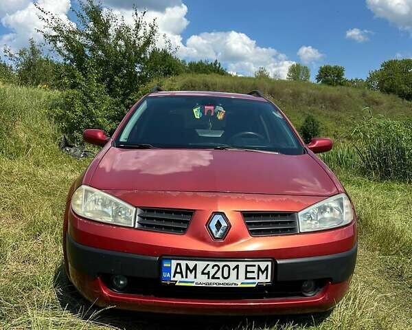 Красный Рено Меган, объемом двигателя 1.6 л и пробегом 305 тыс. км за 4300 $, фото 1 на Automoto.ua