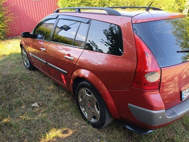 Рено Меган 2004 у Кропивницькому (Кіровограді) на Automoto.ua Червоний Рено Меган, об'ємом двигуна 2 л та пробігом 280 тис. км за 5600 $, фото 4 на Automoto.ua