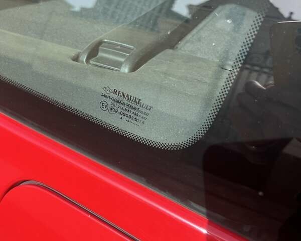 Красный Рено Меган, объемом двигателя 1.4 л и пробегом 212 тыс. км за 4400 $, фото 15 на Automoto.ua