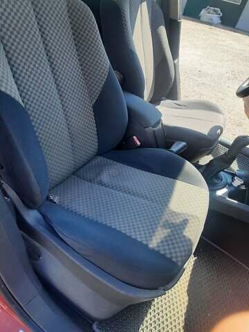 Рено Меган 2004 в Первомайск на Automoto.ua Красный Рено Меган, объемом двигателя 1.6 л и пробегом 257 тыс. км за 4750 $, фото 20 на Automoto.ua