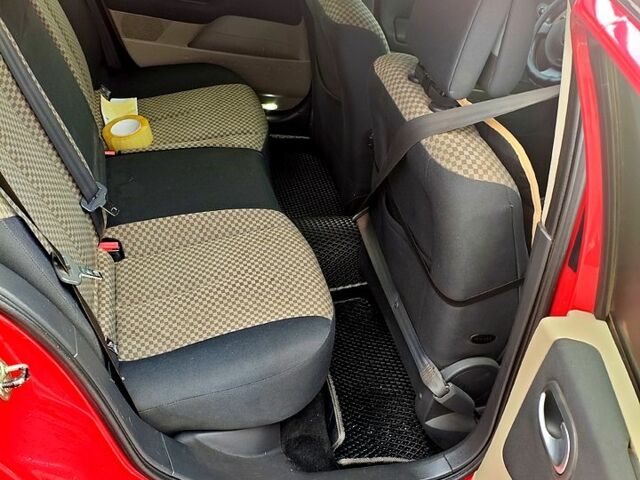 Червоний Рено Меган, об'ємом двигуна 1.6 л та пробігом 282 тис. км за 4600 $, фото 6 на Automoto.ua