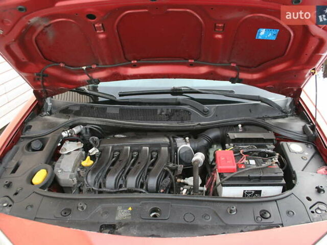 Красный Рено Меган, объемом двигателя 1.6 л и пробегом 250 тыс. км за 4500 $, фото 13 на Automoto.ua