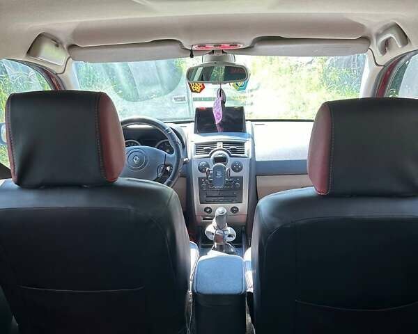 Красный Рено Меган, объемом двигателя 1.6 л и пробегом 305 тыс. км за 4300 $, фото 12 на Automoto.ua