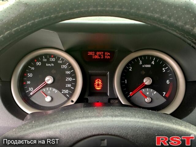 Червоний Рено Меган, об'ємом двигуна 1.6 л та пробігом 282 тис. км за 4600 $, фото 9 на Automoto.ua