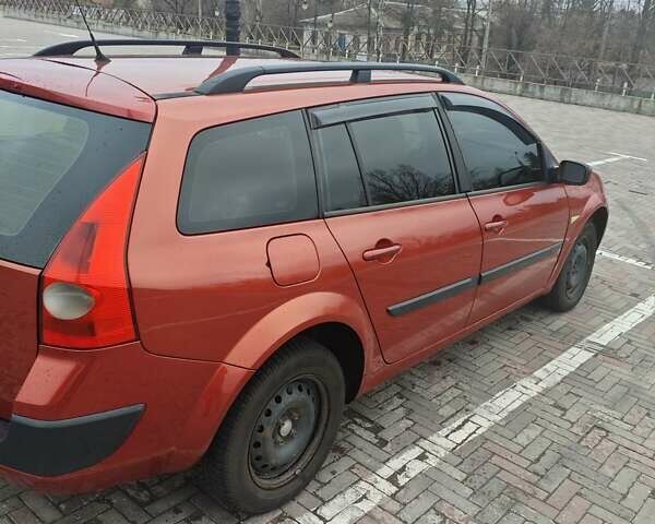 Красный Рено Меган, объемом двигателя 1.6 л и пробегом 282 тыс. км за 4600 $, фото 2 на Automoto.ua