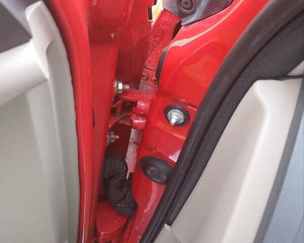 Красный Рено Меган, объемом двигателя 1.6 л и пробегом 269 тыс. км за 4750 $, фото 21 на Automoto.ua
