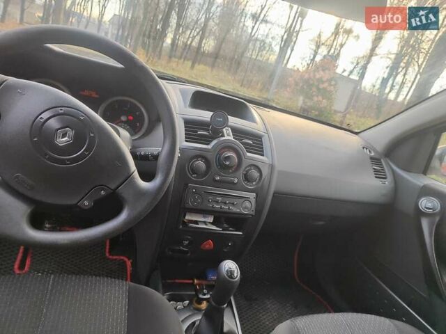 Красный Рено Меган, объемом двигателя 1.46 л и пробегом 345 тыс. км за 3000 $, фото 8 на Automoto.ua