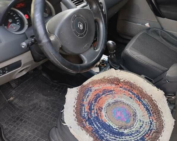 Рено Меган 2004 в Николаеве на Automoto.ua Красный Рено Меган, объемом двигателя 1.87 л и пробегом 520 тыс. км за 4000 $, фото 2 на Automoto.ua