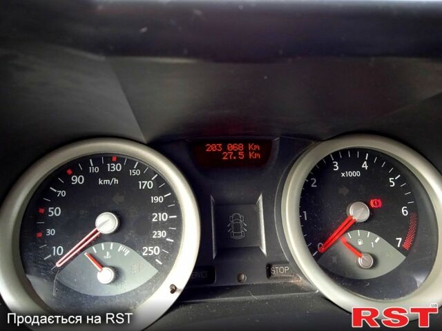 Червоний Рено Меган, об'ємом двигуна 1.6 л та пробігом 203 тис. км за 3999 $, фото 12 на Automoto.ua