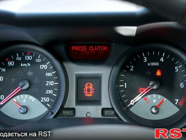 Красный Рено Меган, объемом двигателя 1.6 л и пробегом 254 тыс. км за 5100 $, фото 9 на Automoto.ua