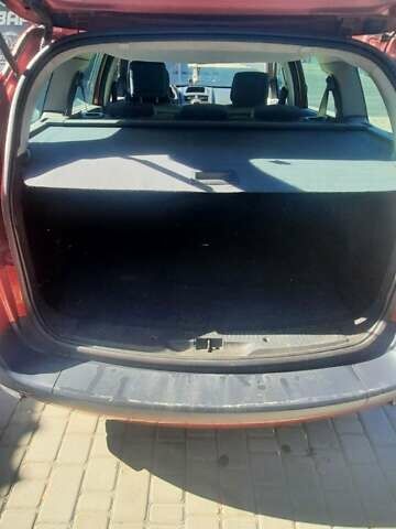 Рено Меган 2004 в Первомайск на Automoto.ua Красный Рено Меган, объемом двигателя 1.6 л и пробегом 257 тыс. км за 4750 $, фото 8 на Automoto.ua