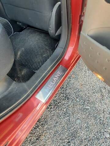 Рено Меган 2004 в Первомайск на Automoto.ua Красный Рено Меган, объемом двигателя 1.6 л и пробегом 257 тыс. км за 4750 $, фото 21 на Automoto.ua