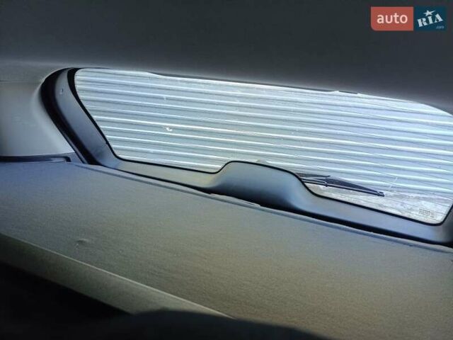 Рено Меган 2004 в Кропивницком (Кировограде) на Automoto.ua Красный Рено Меган, объемом двигателя 2 л и пробегом 280 тыс. км за 5600 $, фото 5 на Automoto.ua