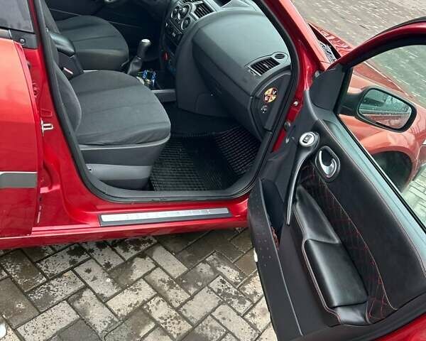 Красный Рено Меган, объемом двигателя 1.6 л и пробегом 237 тыс. км за 4500 $, фото 6 на Automoto.ua