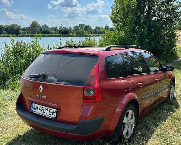 Красный Рено Меган, объемом двигателя 1.6 л и пробегом 305 тыс. км за 4300 $, фото 3 на Automoto.ua