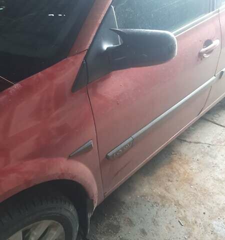 Рено Меган 2004 в Первомайск на Automoto.ua Красный Рено Меган, объемом двигателя 1.6 л и пробегом 257 тыс. км за 4750 $, фото 15 на Automoto.ua