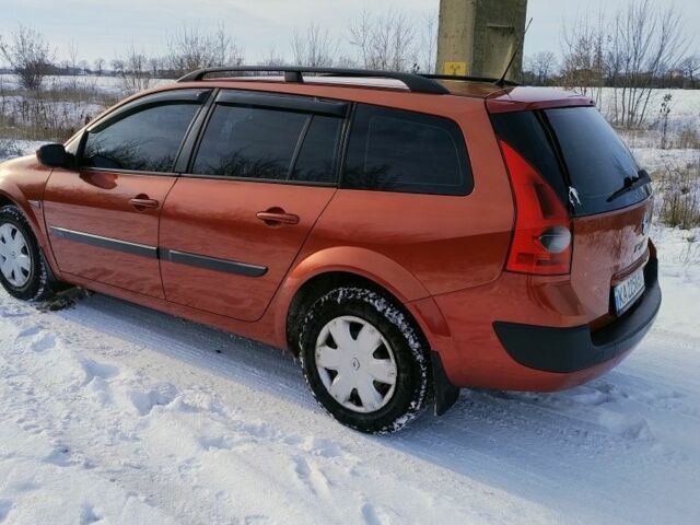 Красный Рено Меган, объемом двигателя 1.6 л и пробегом 250 тыс. км за 4400 $, фото 4 на Automoto.ua