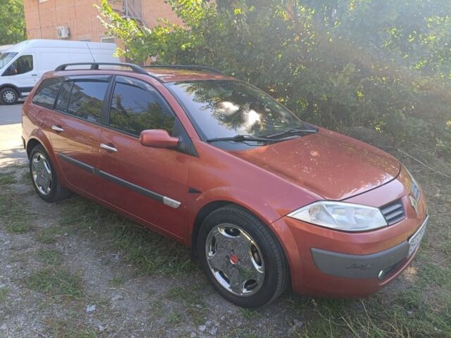 Рено Меган 2004 у Кропивницькому (Кіровограді) на Automoto.ua Червоний Рено Меган, об'ємом двигуна 2 л та пробігом 280 тис. км за 5600 $, фото 1 на Automoto.ua