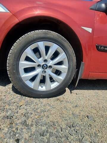 Червоний Рено Меган, об'ємом двигуна 1.6 л та пробігом 257 тис. км за 4200 $, фото 24 на Automoto.ua