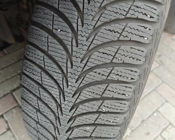 Красный Рено Меган, объемом двигателя 1.6 л и пробегом 282 тыс. км за 4600 $, фото 7 на Automoto.ua