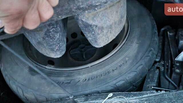 Красный Рено Меган, объемом двигателя 1.46 л и пробегом 283 тыс. км за 4700 $, фото 6 на Automoto.ua