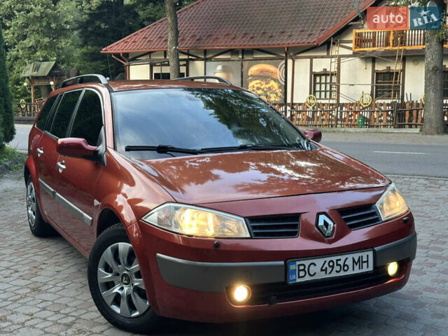 Красный Рено Меган, объемом двигателя 2 л и пробегом 304 тыс. км за 3800 $, фото 5 на Automoto.ua