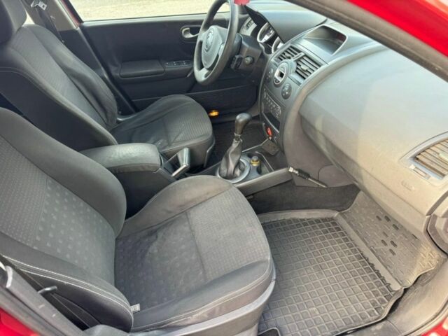 Красный Рено Меган, объемом двигателя 1.5 л и пробегом 269 тыс. км за 3400 $, фото 6 на Automoto.ua