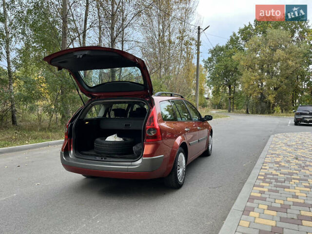 Рено Меган 2005 в Чернигове на Automoto.ua Красный Рено Меган, объемом двигателя 1.6 л и пробегом 215 тыс. км за 4200 $, фото 14 на Automoto.ua