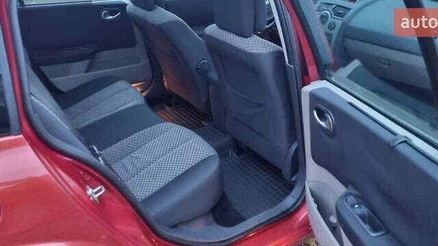 Красный Рено Меган, объемом двигателя 1.46 л и пробегом 283 тыс. км за 4700 $, фото 8 на Automoto.ua