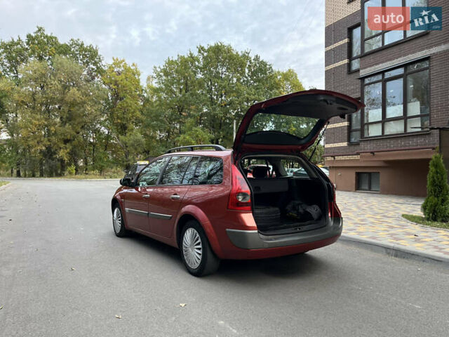 Рено Меган 2005 в Чернигове на Automoto.ua Красный Рено Меган, объемом двигателя 1.6 л и пробегом 215 тыс. км за 4200 $, фото 15 на Automoto.ua