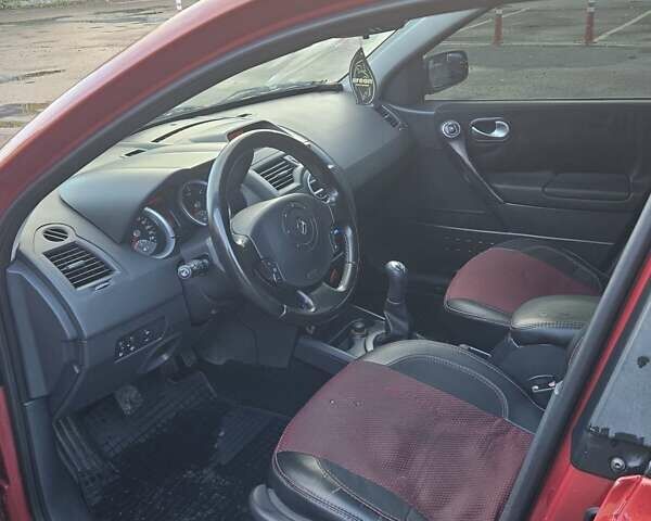 Красный Рено Меган, объемом двигателя 1.46 л и пробегом 331 тыс. км за 4200 $, фото 3 на Automoto.ua