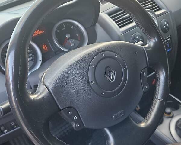 Красный Рено Меган, объемом двигателя 1.46 л и пробегом 331 тыс. км за 4200 $, фото 4 на Automoto.ua