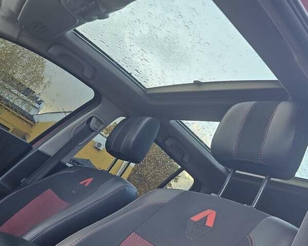 Красный Рено Меган, объемом двигателя 1.46 л и пробегом 331 тыс. км за 4200 $, фото 11 на Automoto.ua