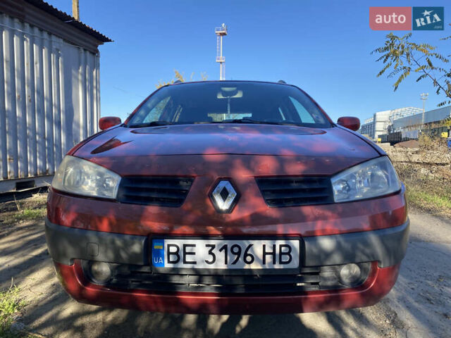 Рено Меган 2005 в Одессе на Automoto.ua Красный Рено Меган, объемом двигателя 1.6 л и пробегом 304 тыс. км за 3999 $, фото 2 на Automoto.ua